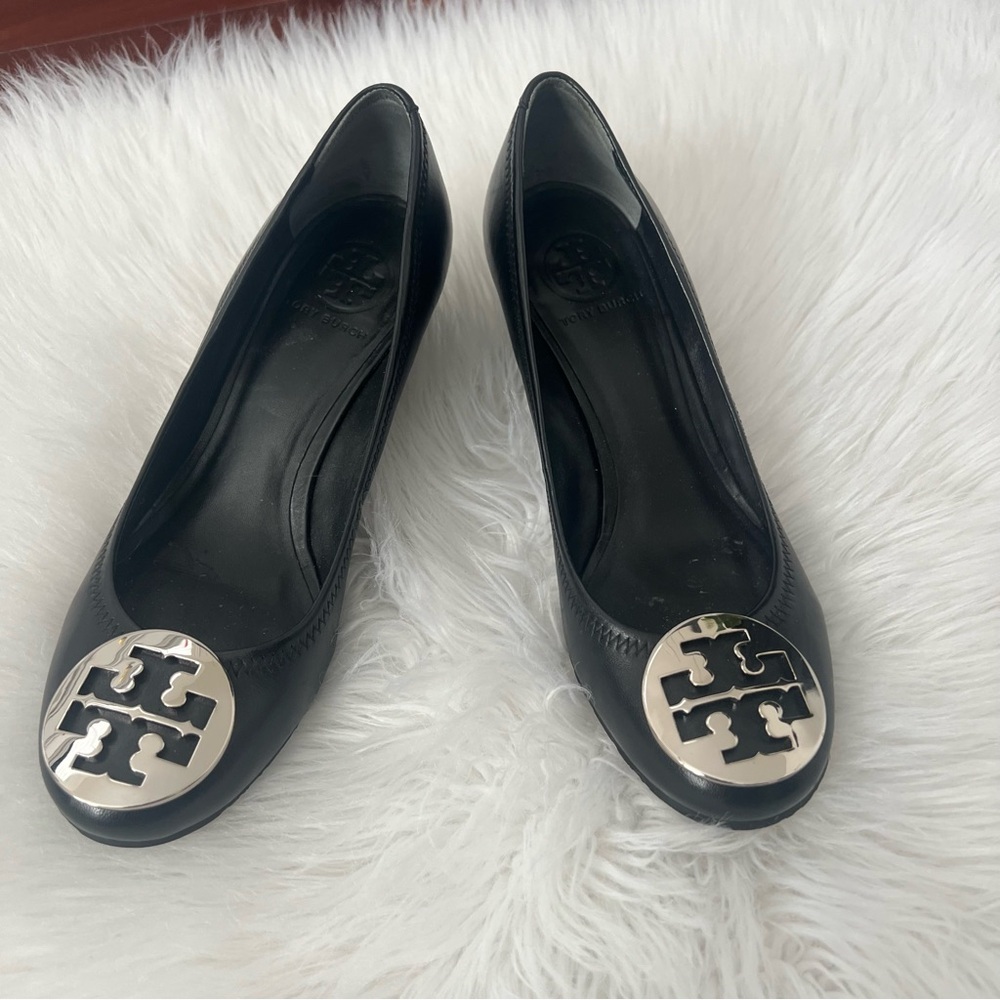 Tory Burch Sally Wedge Black and Silver Heels with Metallic Emblem - Picture 3 of 13